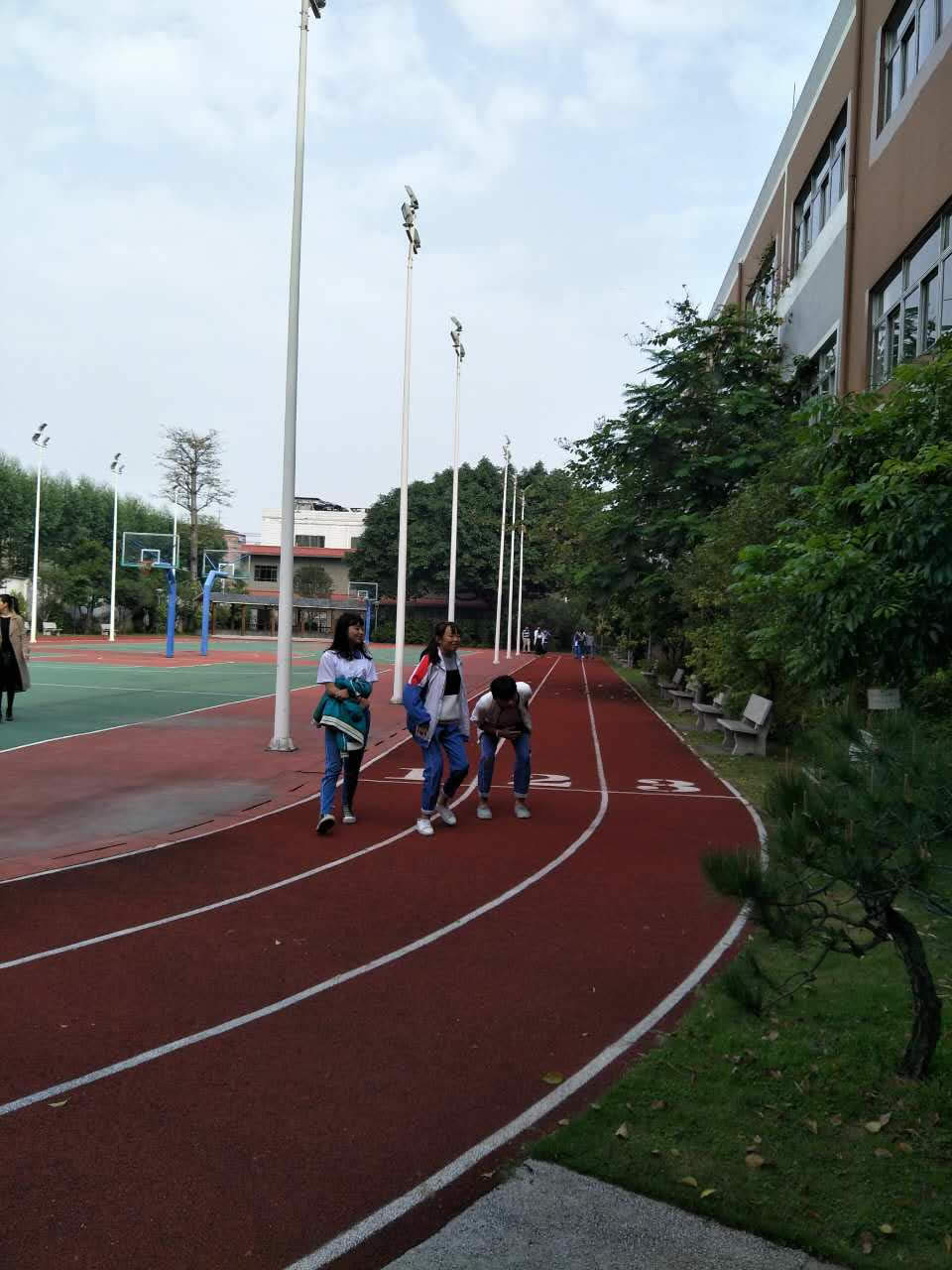 東莞電腦學(xué)校|東莞培訓(xùn)學(xué)校|東莞會(huì)計(jì)學(xué)校|東莞幼師培訓(xùn)